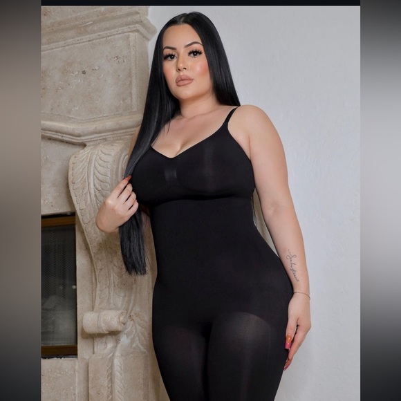 Skims Seamless Sculpt Mid-Thigh Bodysuit Onyx Size L - Picture 11 of 13